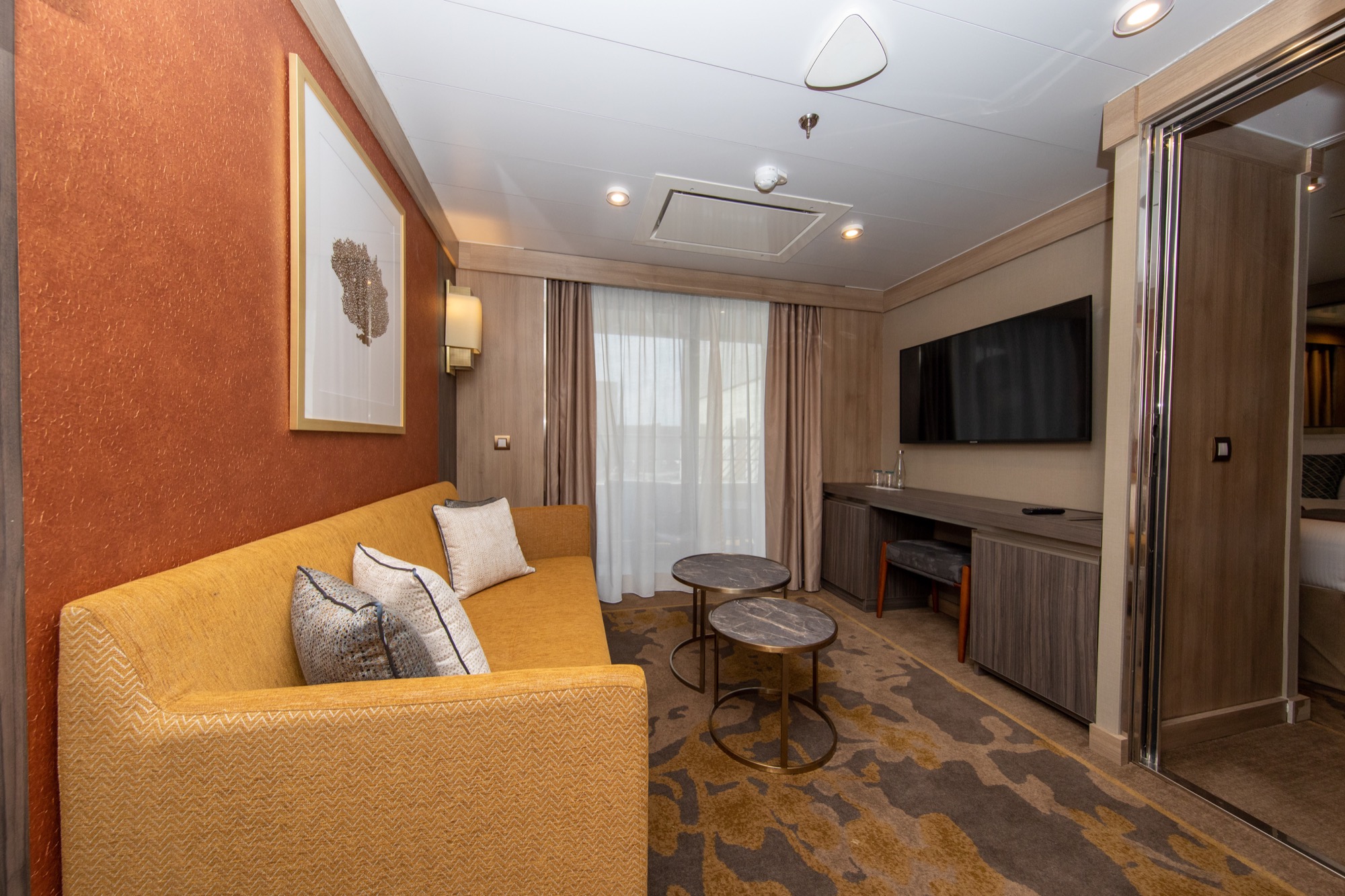 Quark Expeditions World Explorer Superior Suite 3.jpg